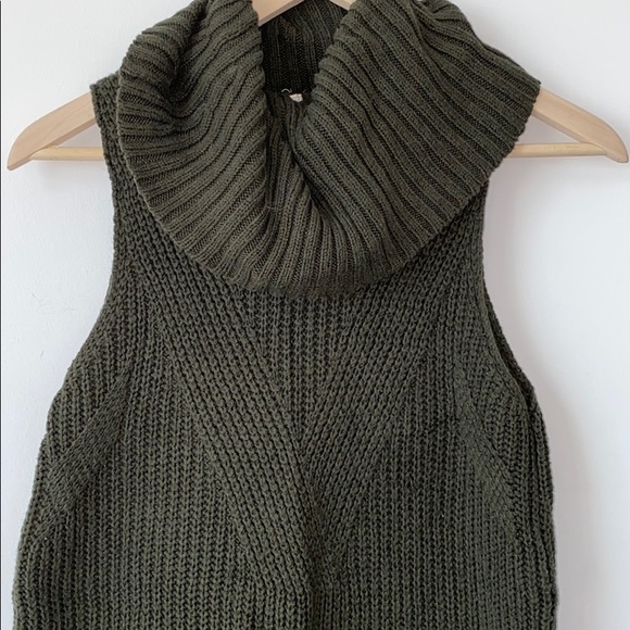 Anthropologie Sweaters - 3/$15 Anthropologie sleeveless turtleneck tunic | XS